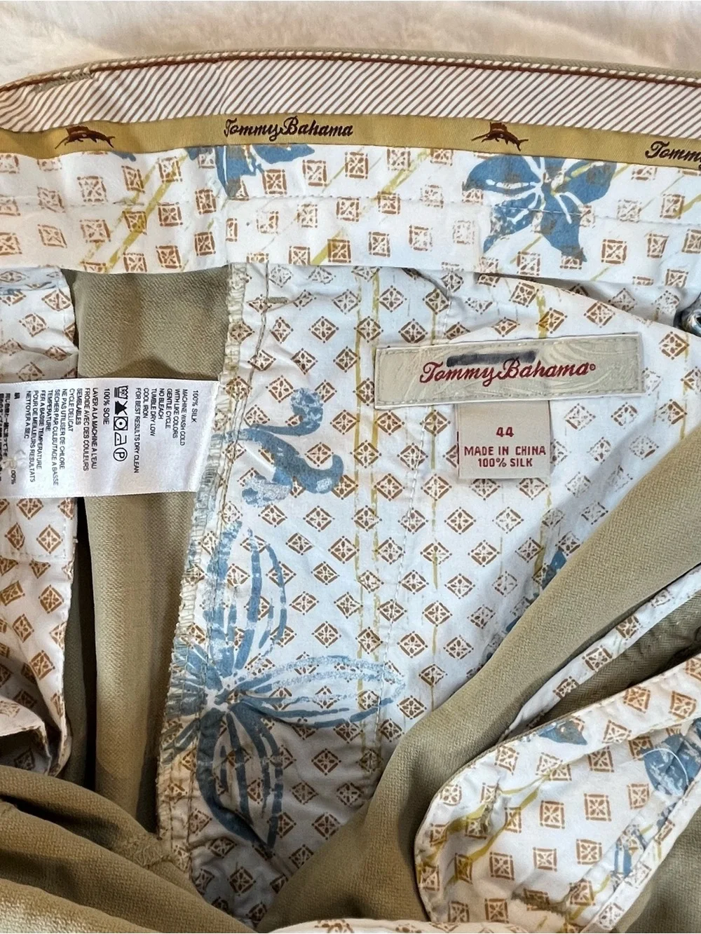 Tommy Bahama Men’s 44 Khaki Chino Shorts Pleated Tropical Vacation Beach